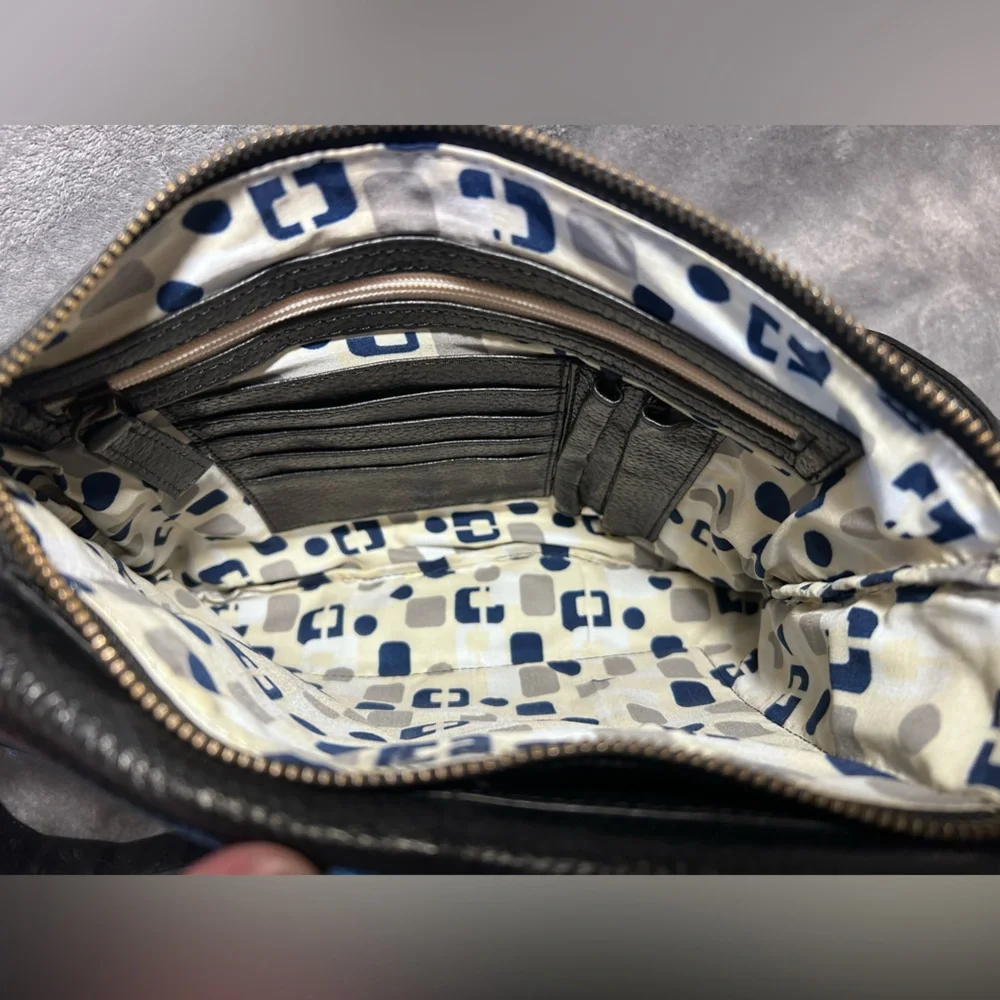 Latico Leather Co. Pebbled Leather Crossbody Messenger Bag - Picture 11 of 13